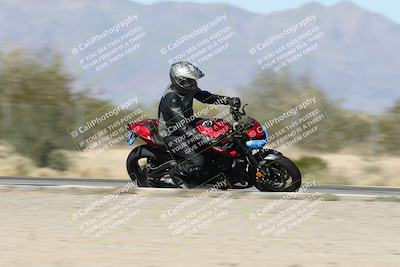 media/Dec-01-2025-Moto Forza (Mon) [[2daa91e15f]]/3-Beginner Group/Session 2 (Turn 7 Inside Pans)/